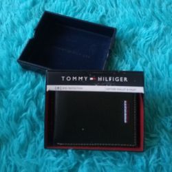 Tommy Hilfiger Men's Bifold Black Leather RFID Wallet & Valet Passcase  