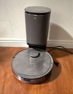 Ecovacs Deebot Robot Vacuum with Auto-Empty Station