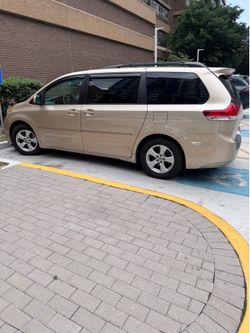 TOYOTA SIENNA MOBILITY VAN – Factory Auto Access Lift Seat – $8,500 FAST SALE