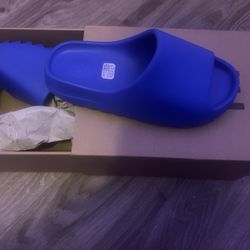 Yeezy Slides 