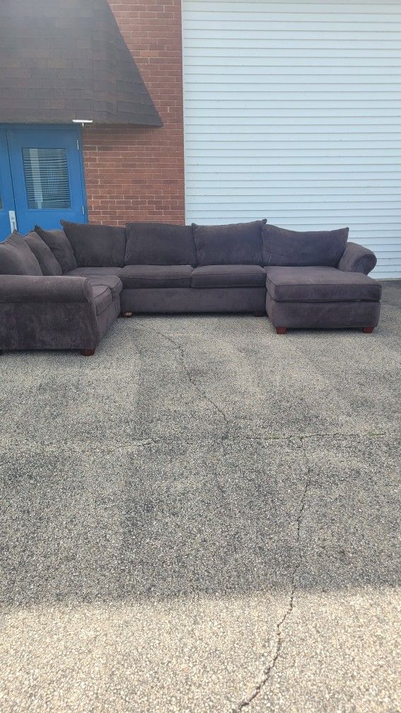FREE DELIVERY *** 3 PC Sectional Sofa