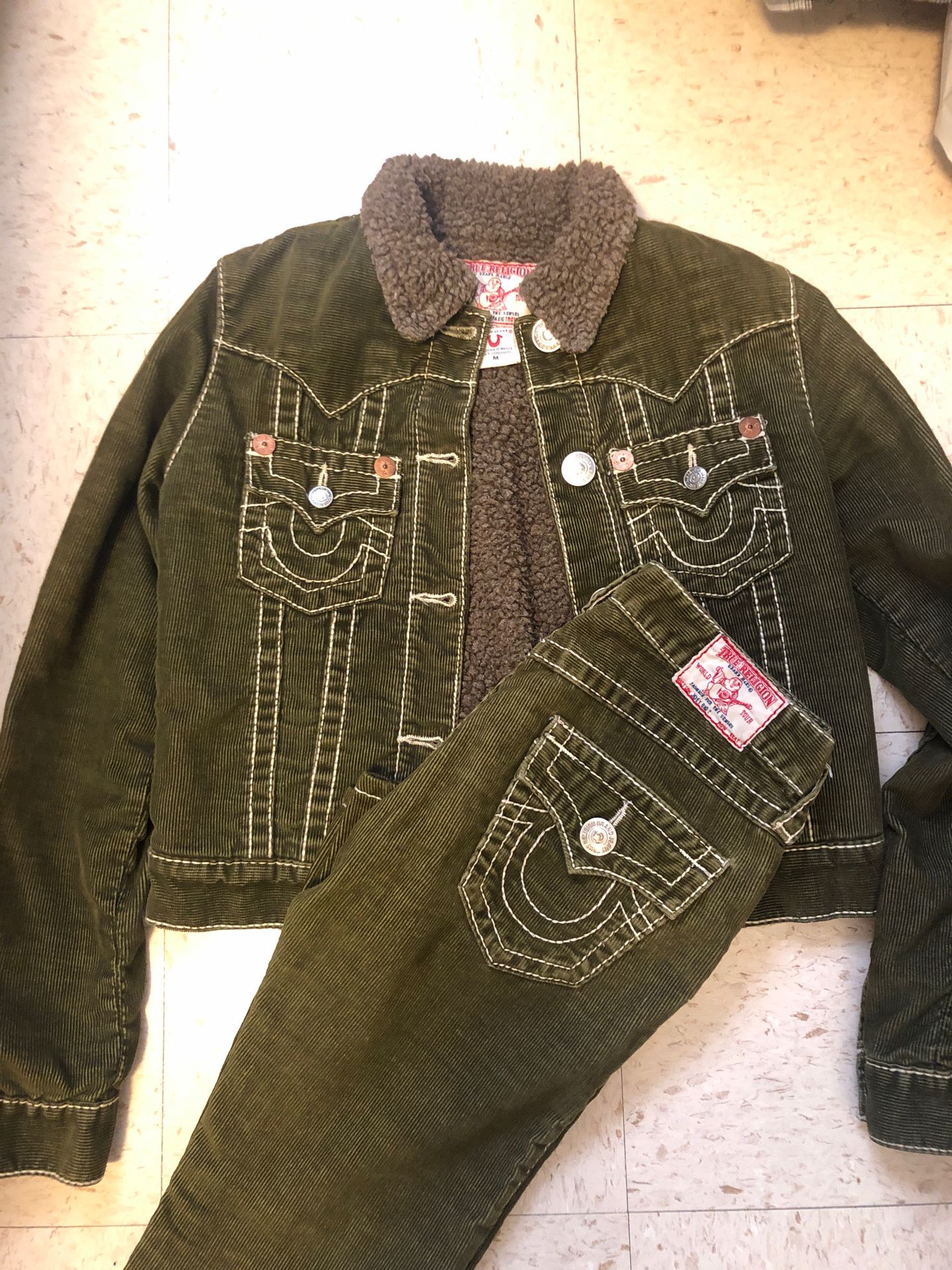 Woman true religion Corduroy jacket lime color pants size 26