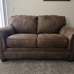 Loveseat - Ashley Larkinhurst, Nice Condition 