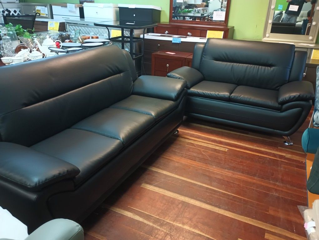 New Modern Sofa and Loveseat Set
Black
Living room Set