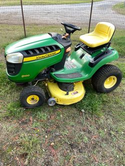 John Deere D100 Mower Riding Lawnmower