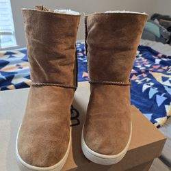 UGG Mika Classic Winter Sneaker Boots Womens Size 8 EUR 39 Brown Suede Sheepskin