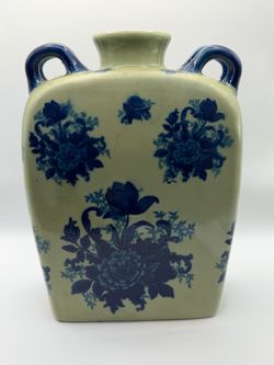 Vintage Chinoiserie Blue and White Porcelain Pilgrim Flask Vase Double Handle Floral 9.5"