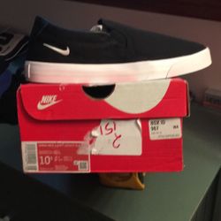 Womens Nike Slip on 10.5 $40 