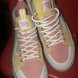 Authentic VANS UltraCush S8 Hightops Size 10M