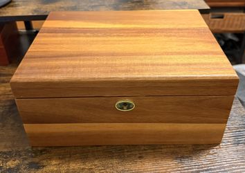 Featuret Design Lock Box