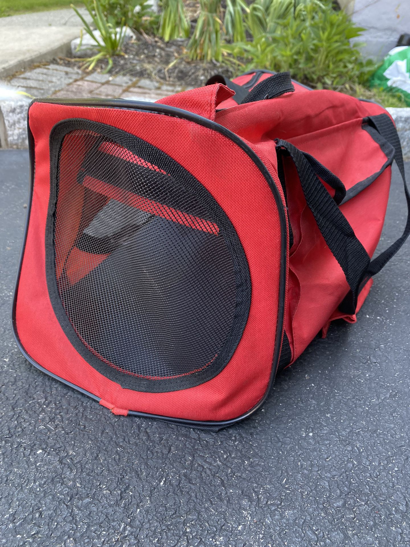 Red Small Soft Sided 360 Degree View Pet Store Cat Dog Animal Transport Carrier 19” long x 11” high’ x 11” wide