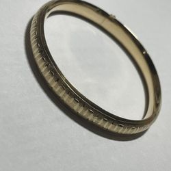 14K Gold Bangle Bracelet 