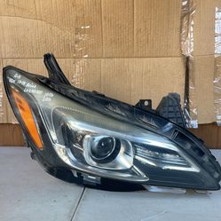17-19 Buick Lacrosse Right Headlight 
