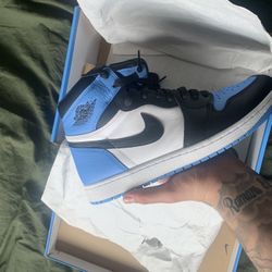 Air Jordan 1 Retro High OG ‘ UNC 