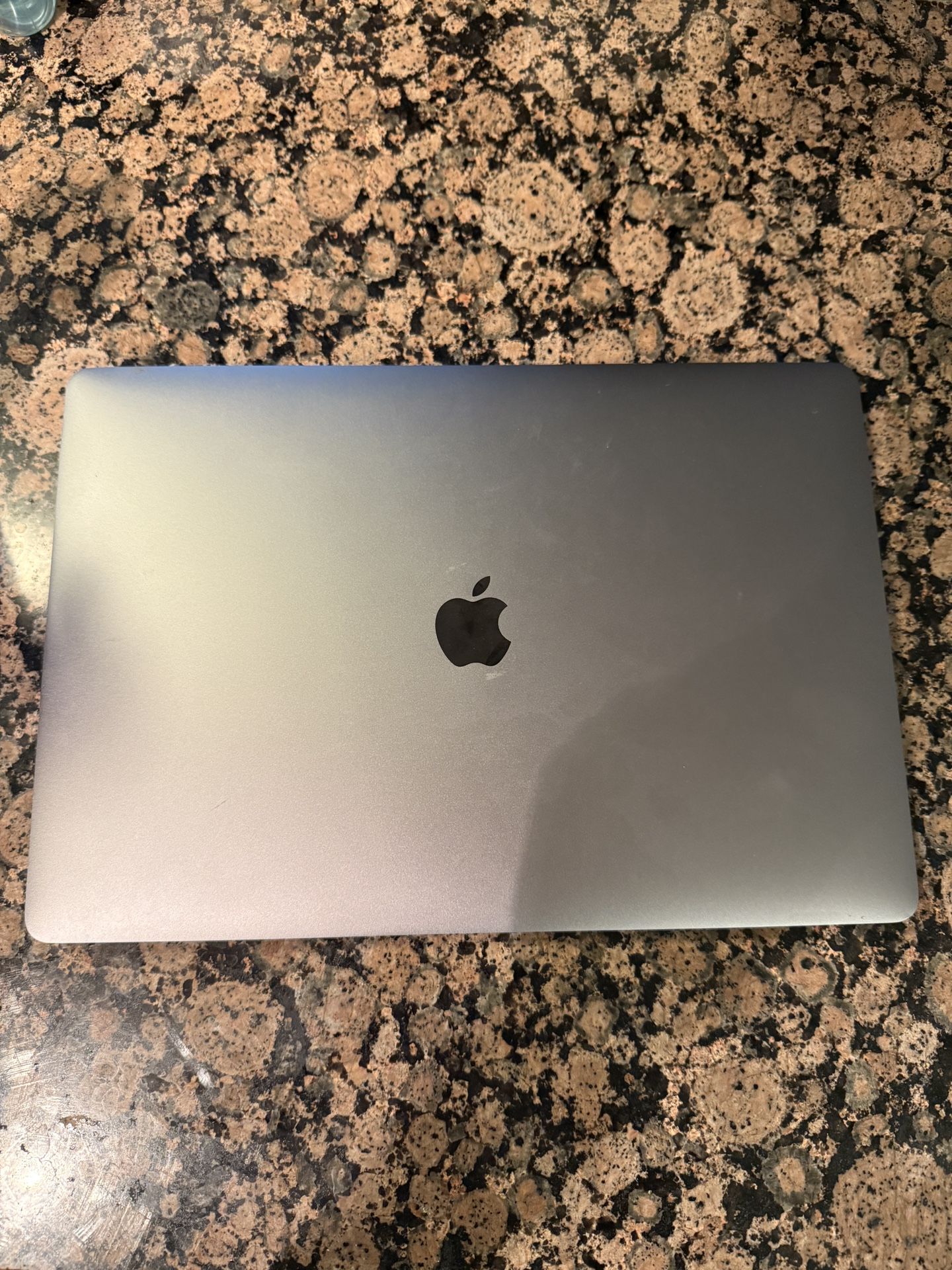 MacBook Pro 15 inch, 512GB SSD, 16GB RAM, i7 2.7GHz(2016) max specs