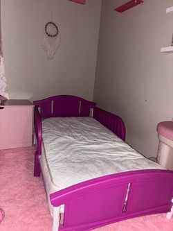 Toddler bed