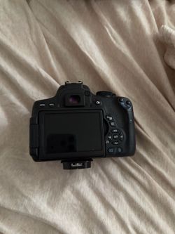 Canon eos ts6i with lens