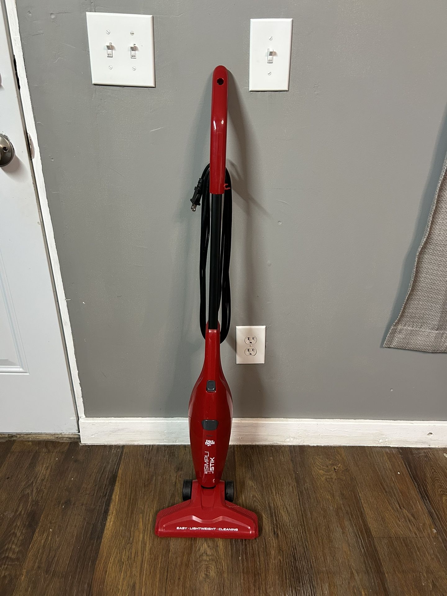 Dirt Devil Simpli-Stick Vacuum