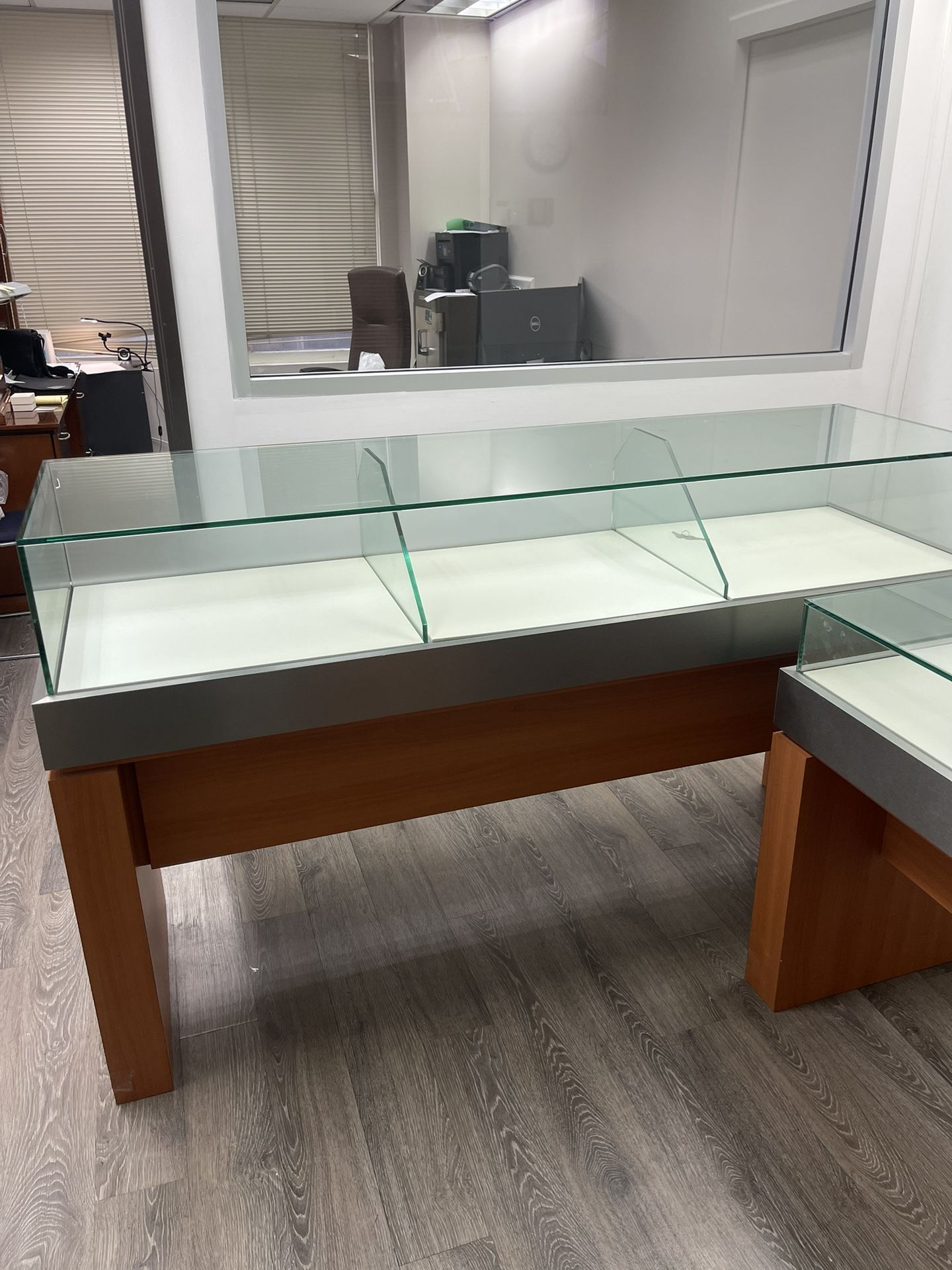 Custom Made Showcases