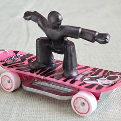 Keychain  Skateboarder Tony Hawk   Key Chain 