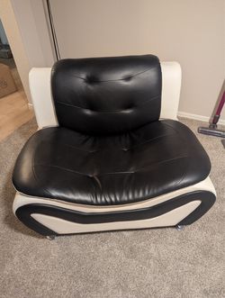 Deluxe Maranda Slipper black and white leather armchair x2