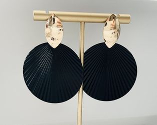 Earings