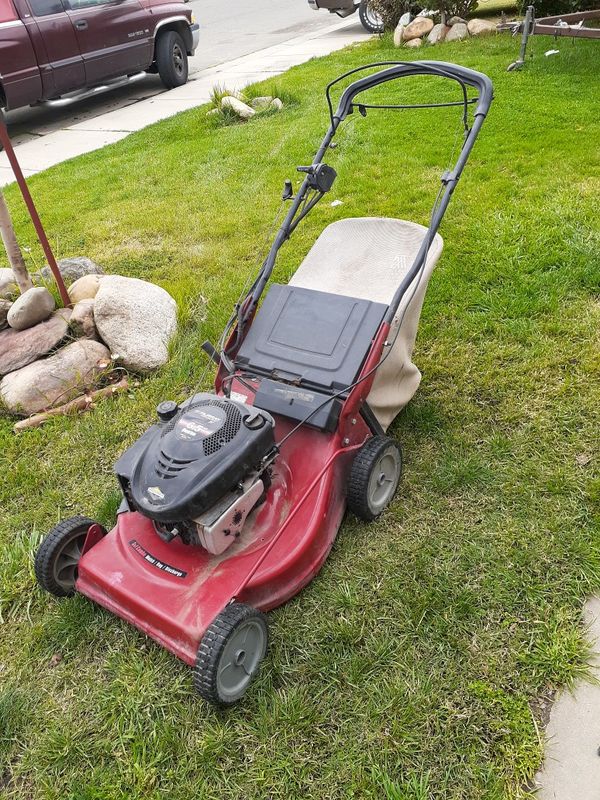 6.5 murray Briggs and Stratton self propelled rear drive lawnmower lawn