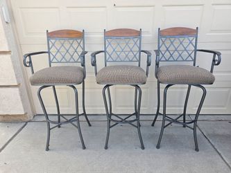 3 Beautiful Heavy Duty Swivel Bar Stools