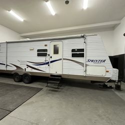 2010 Camper Trailer 30’ 