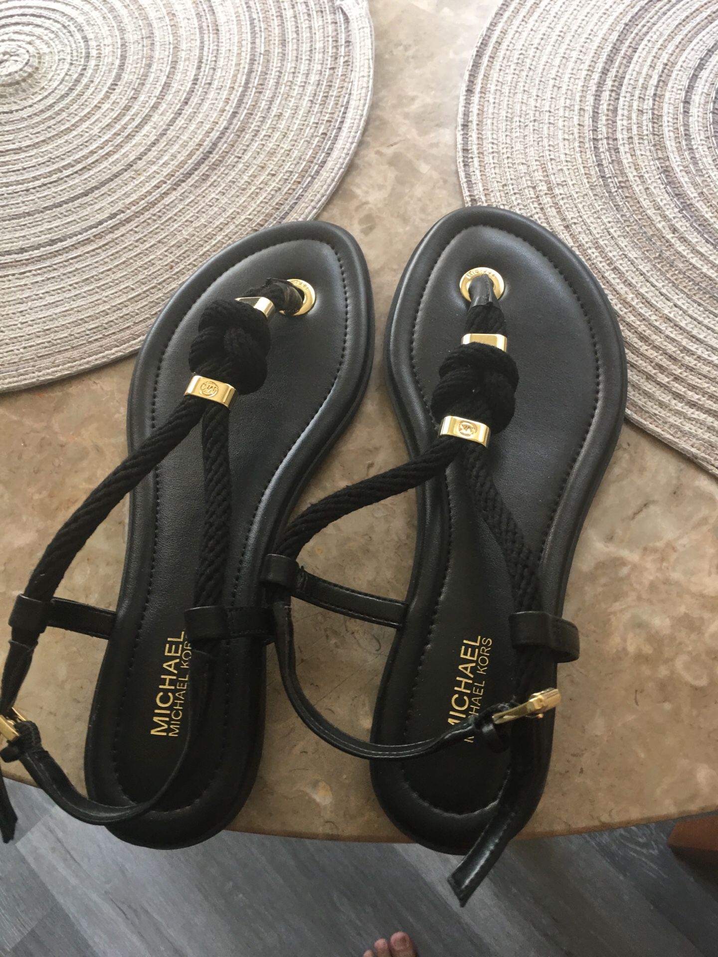 Michael kors sandals size 8