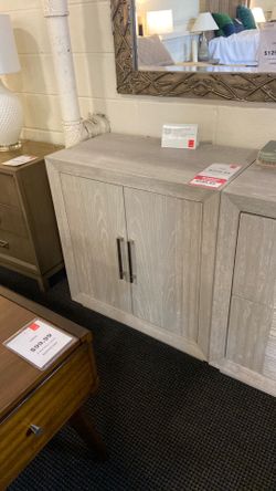 Solstice door chest