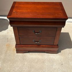 3-Drawer Nightstand – Cherry Stain, Finish 