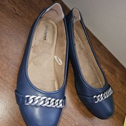 Navy Blue FLAT SHOES 7W NEW WITHOUT BOX 