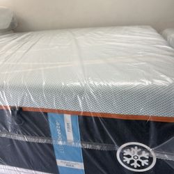 Tempurpedic Luxe Breeze Firm
