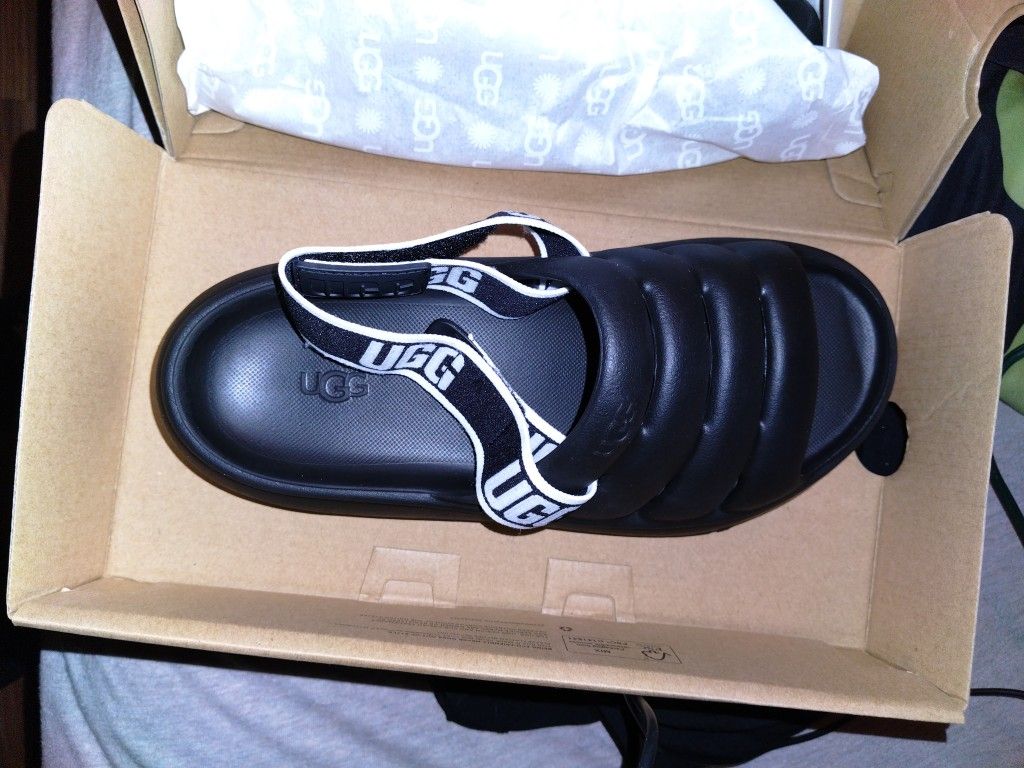 Ugg Slip-ons