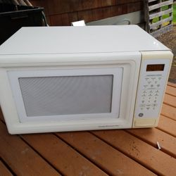 Free GE Microwave Oven For Parts Or Repair