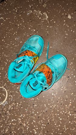 Kyrie Irving shoes