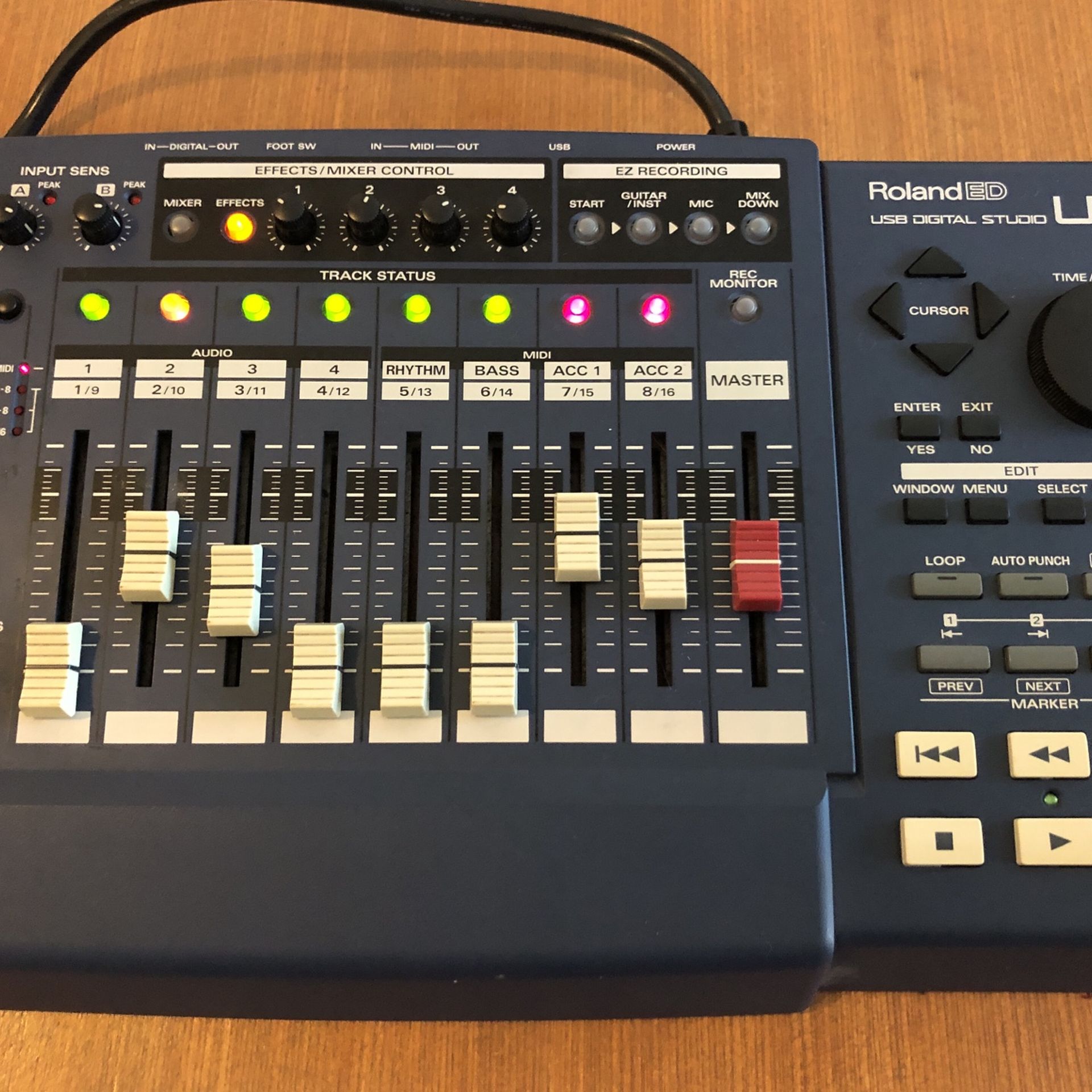 Roland U-8 Music Digital Studio