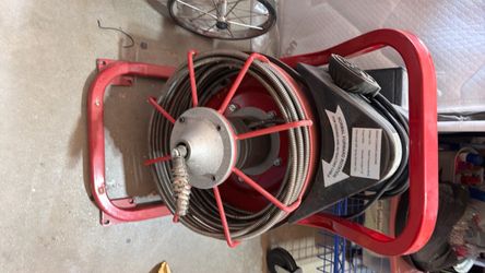 Drain cleaning machine