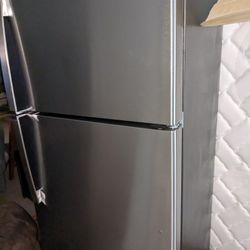 GE Refrigerator 