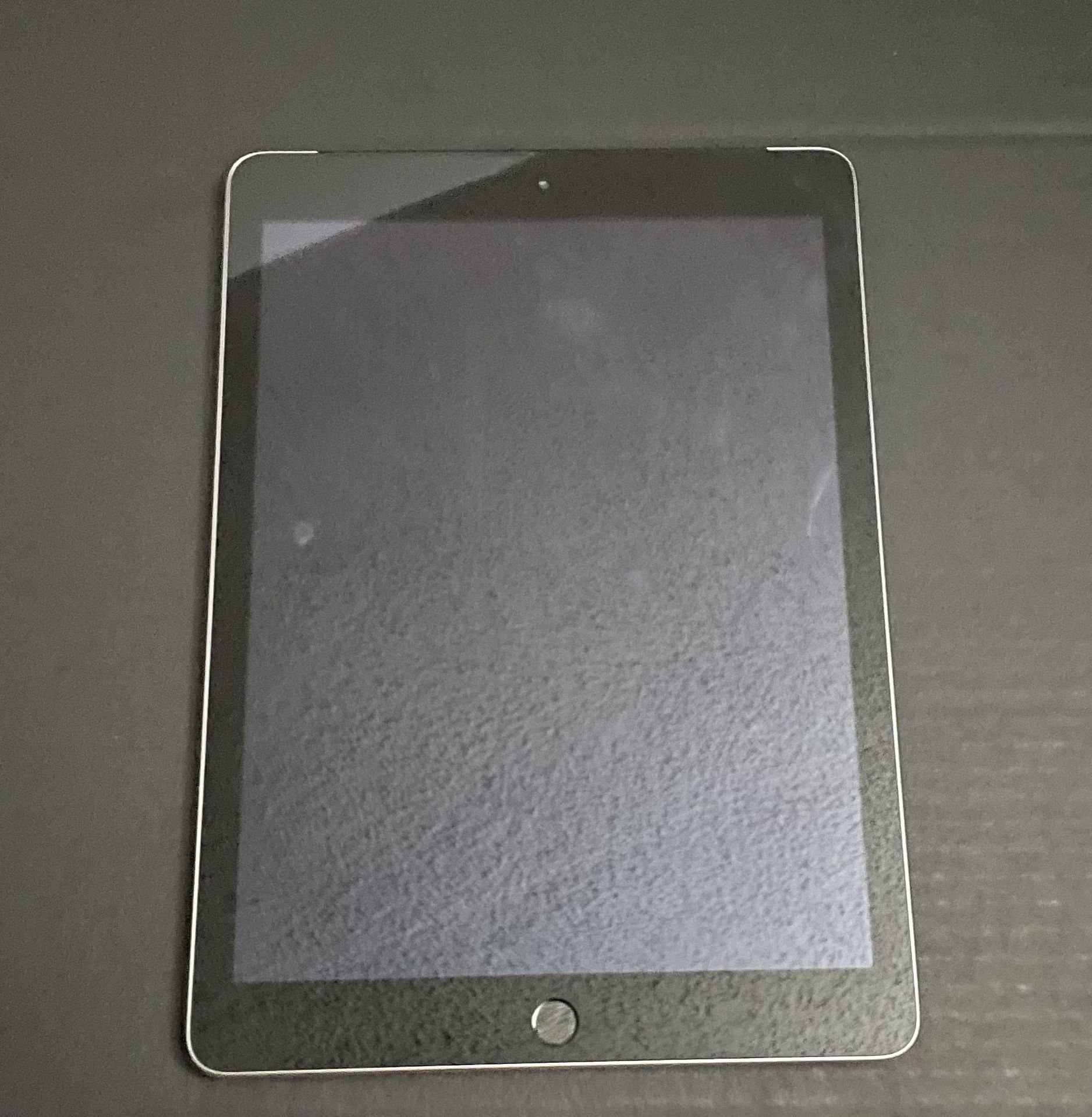 i Apple iPad 5th Gen-WiFi+Cellular (Perfect Condition)