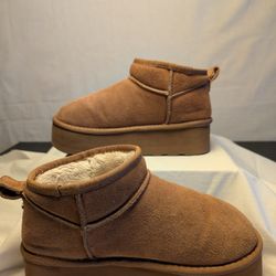 Cushionaire Platform Shearling Boots