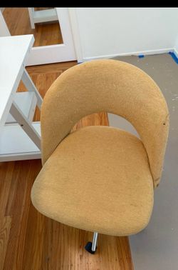 Kids desk with chair
