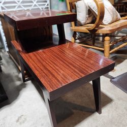Cute small mid Century end table 
14"w x 23.5"d x 22"h 