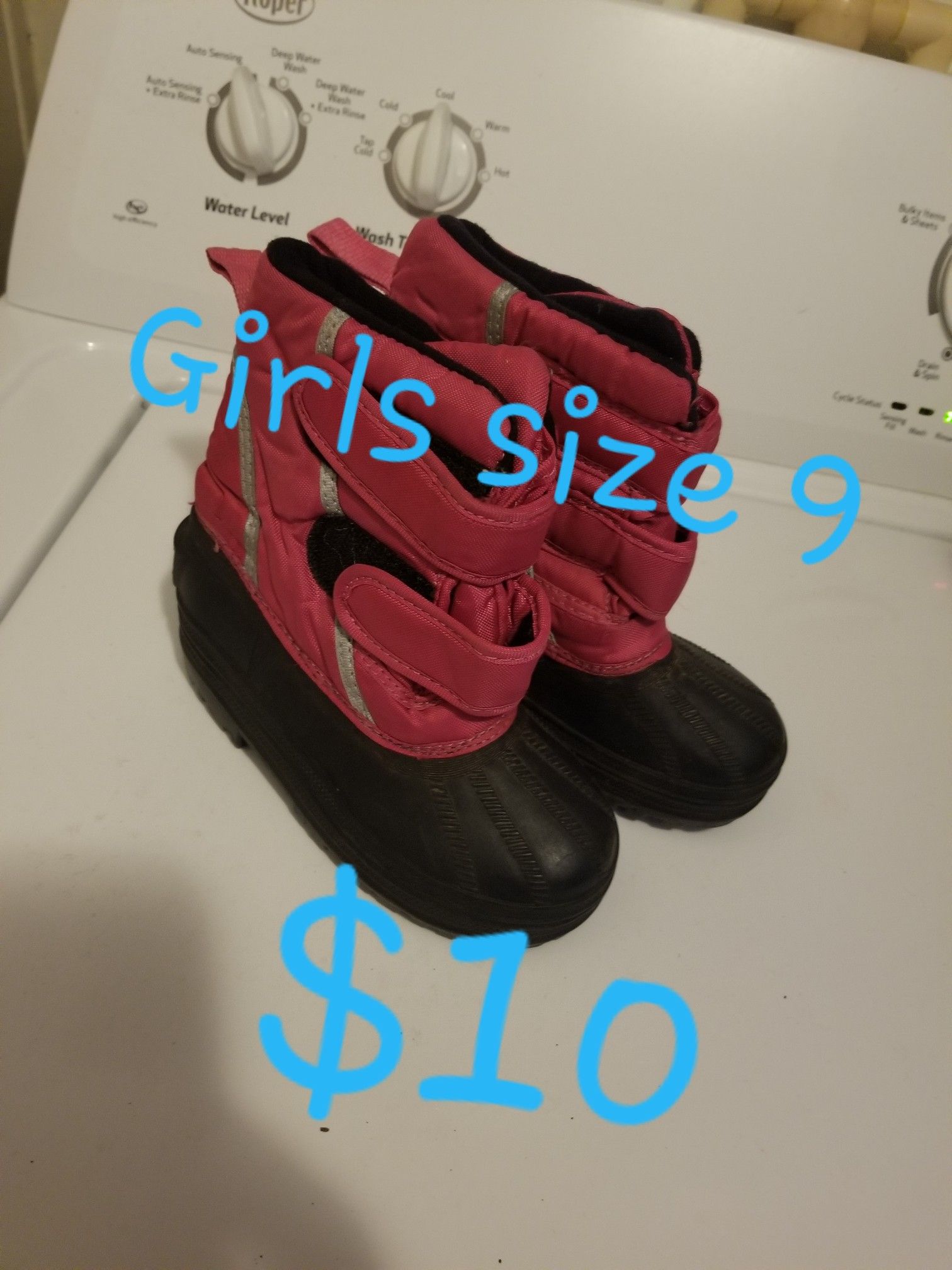 Snow Boots (Girls Size 9)