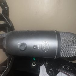 Blue Yetti Microphone with stand (Read Description)