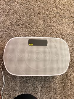 MERACH Vibration Plate Exercise Machine w/ Remote – Like New