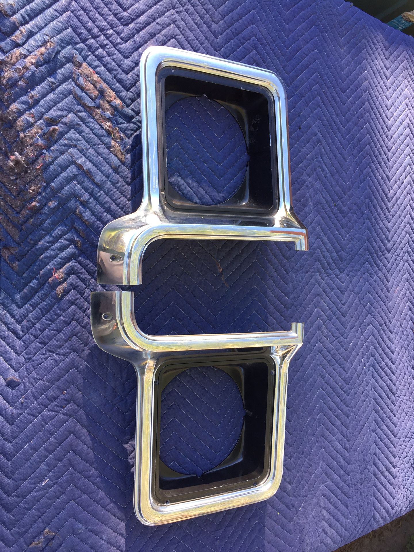 Chevy Gmc 73-78 headlight trim rings