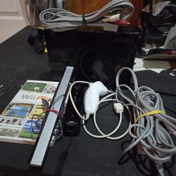 Nintendo Wii Console With Wii Play