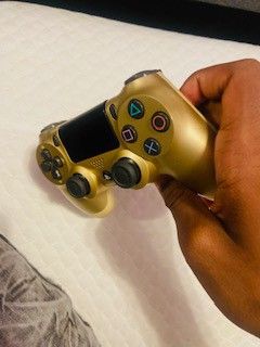 PS4 Golden Controller